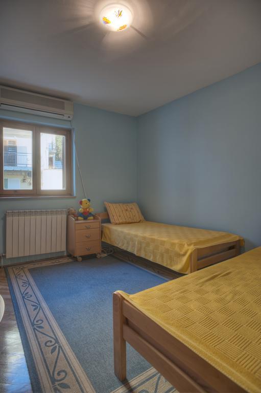 Guest House Zivkovic Свети Стефан Екстериор снимка