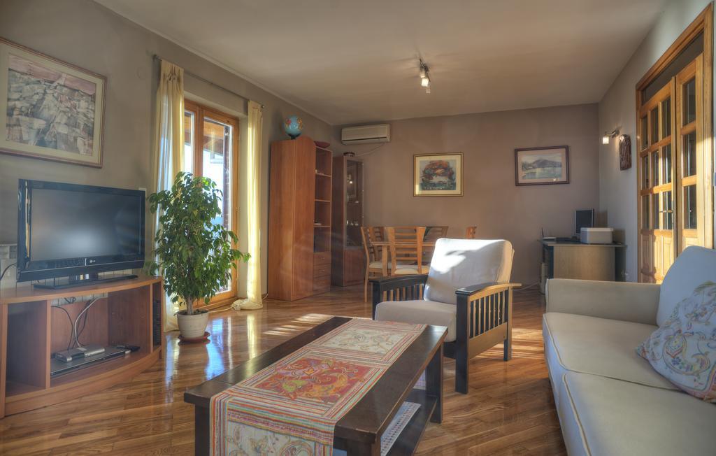 Guest House Zivkovic Свети Стефан Екстериор снимка