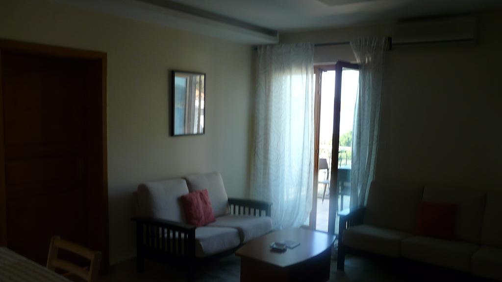Guest House Zivkovic Свети Стефан Екстериор снимка