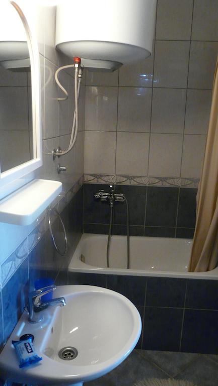 Guest House Zivkovic Свети Стефан Екстериор снимка