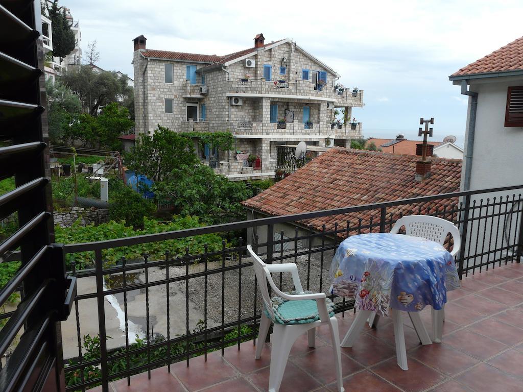 Guest House Zivkovic Свети Стефан Екстериор снимка