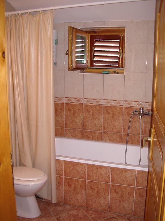 Guest House Zivkovic Свети Стефан Екстериор снимка