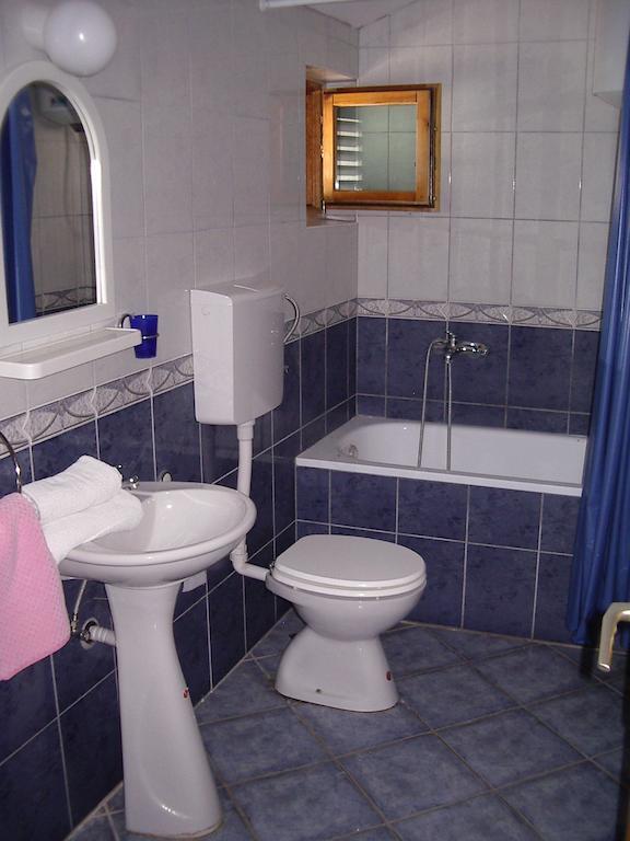 Guest House Zivkovic Свети Стефан Екстериор снимка